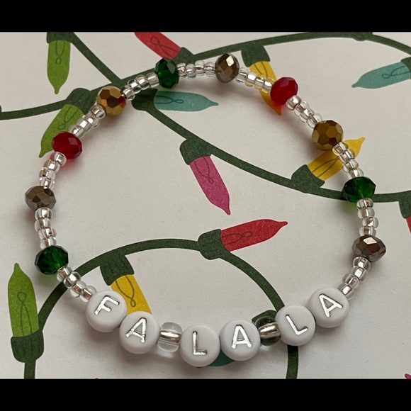 Christmas bracelet Fa La La glass beaded handmade stretch - Picture 3 of 6